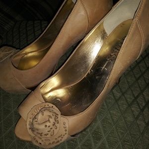 Guess Beige Floral Embelished Heel size 6